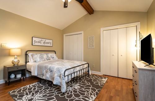 Woodcroft Condo | The Woodcroft Retreat minutes from I-40, Duke & UNC