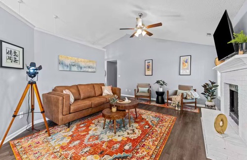 New Bern House | The Woodland -Luxury Retreat King Bed Pet Friendly