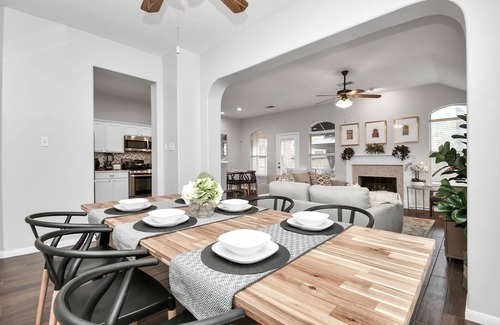 Alden Bridge House | The Woodlands-King Casa Bosque Luxury Retreat