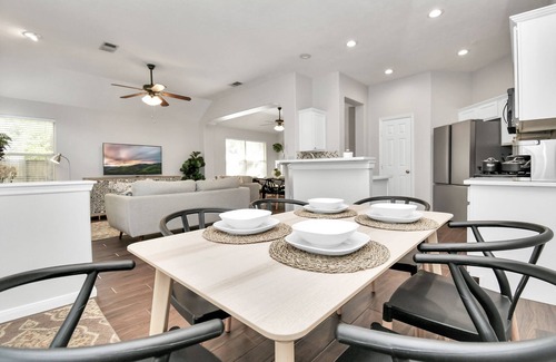 Alden Bridge House | The Woodlands-King Casa Bosque Luxury Retreat
