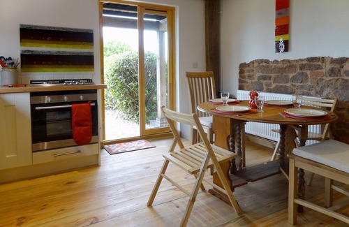 Brampford Speke Cottage | THE WOODSHED, pet friendly, country holiday cottage in Upton Pyne