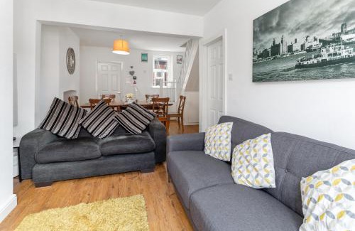 Anfield Apartment | The World Famous Henderson House FREE PARKING