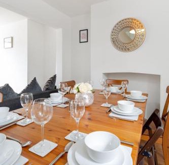 Anfield Apartment | The World Famous Henderson House FREE PARKING