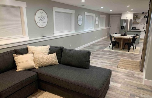 Farr West House | The Wright Retreat- Private Entry w/Sauna & Hot Tub