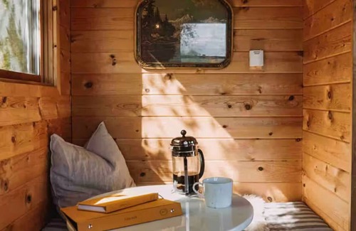 Almelund Cabin | The Writers Cabin Sauna/wood burning hot tub/river access