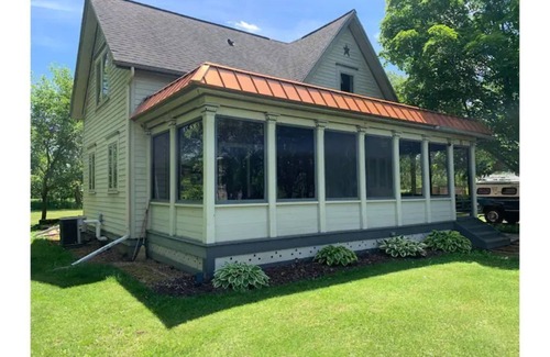 Spring Green House | The Yellow Farm