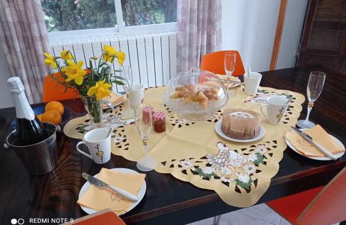 Mataelpino Apartment | The Yellow House