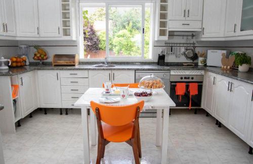 Mataelpino Apartment | The Yellow House