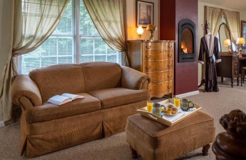 Waynesville Bed & Breakfast | The Yellow House on Plott Creek