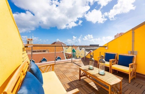 Pietermaai District Apartment | The Yellow House - Renovated Monumental Penthouse