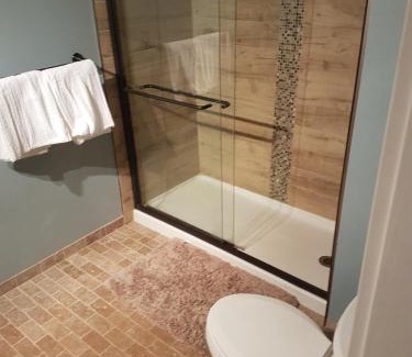 Marpole Apartment | The Yellow Room Room