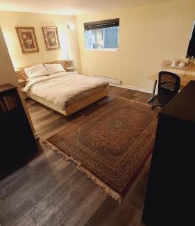 Marpole Apartment | The Yellow Room Room