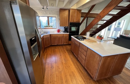 Whitesboro Cabin | The Zane Gray Cabin private retreat with Starlink & EV Charging by Lake Texoma