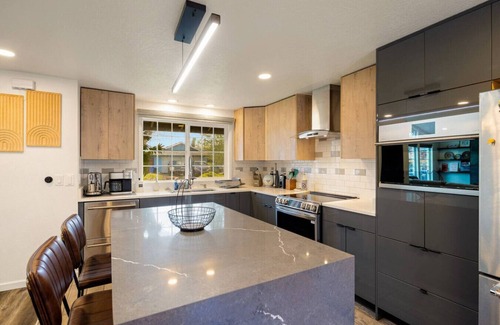 Harlow House | The Zen Den Eugene: Close to UO campus/Autzen stadium
