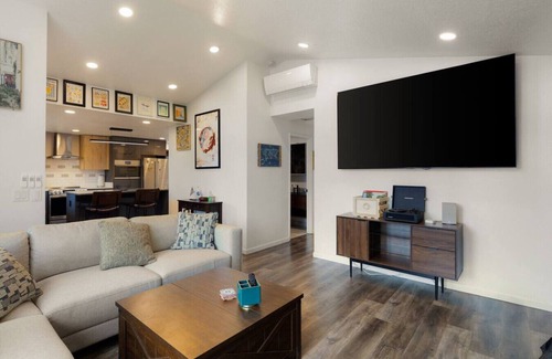 Harlow House | The Zen Den Eugene: Close to UO campus/Autzen stadium