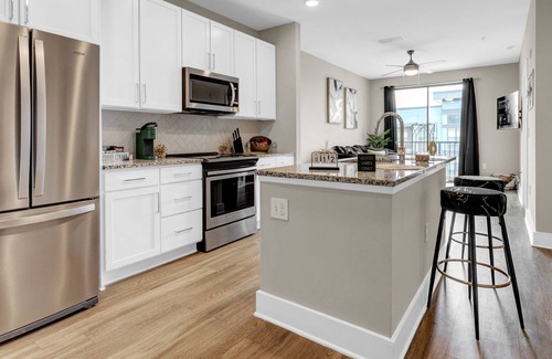 Dunwoody Apartment | THE ZEN/King Bed Master/ Fast Wi-Fi/Free Netflix