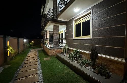 Kampala Apartment | THEe PENTHOUSE 2