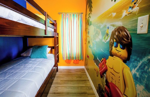 Cypress Gardens Hotel | Theme Park at your Door Steps | Near Lake Dexter | Waterpark and Pool Access