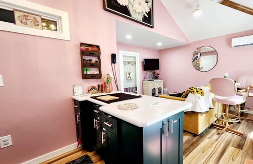 Milford House | Themed Bungalow near Beaches, DE turf, Downtown, State Parks, Bayhealth