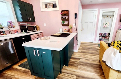 Milford House | Themed Bungalow near Beaches, DE turf, Downtown, State Parks, Bayhealth