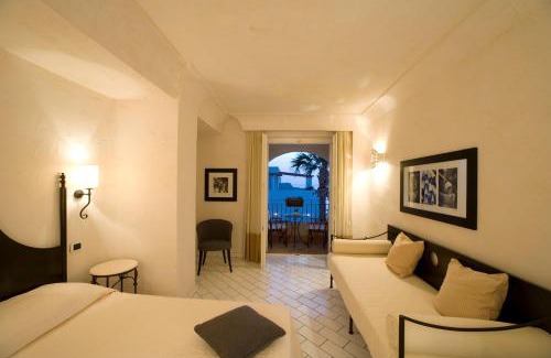 Vulcanello Hotel | Therasia Resort Sea and SPA - The Leading Hotels of the World