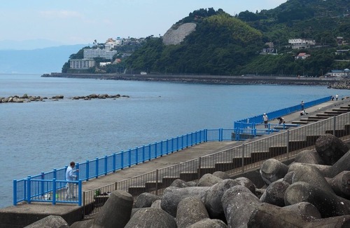 Yoshihama House | There is a deck overlooking the sea and the harbor / Ashigarashimo-gun Kanagawa