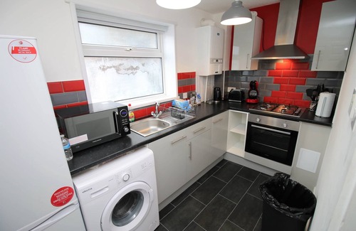 Cathays House | Thesiger 1 (3 beds)