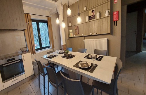 La Reid House | Theux Family Spa Retreat