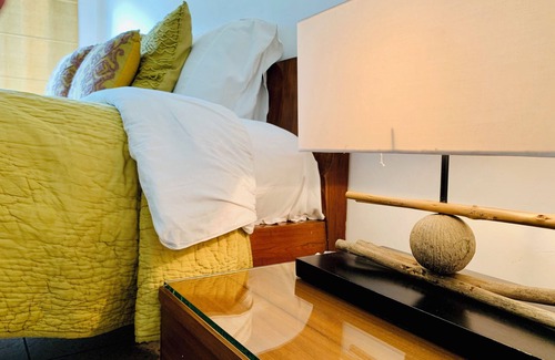 South Extension Bed & Breakfast | Thikana