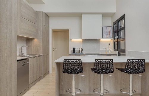 Anafiotika House | THIRAMENOUS RESIDENCE - SIX BEDROOM HOUSE with Rooftop Hot Tub