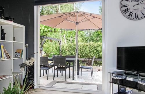 Overberg House | This 4-person vacation home in Utrecht is located in Overberg at Park de Ossenberg.