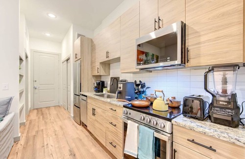 Washington Ave./ Memorial Park Apartment | This apartment is a 0 bedroom(s), 1 bathrooms, located in Houston, TX.