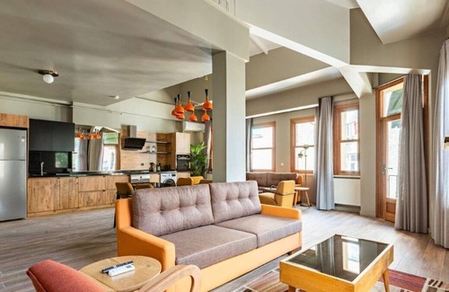Balat Apartment | This apartment is a 1 bedroom(s), 2 bathrooms, located in Fatih, İstanbul.
