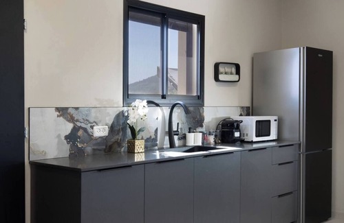 Tiberias Apartment | This apartment is a 1 bedroom(s), 1 bathrooms, located in Tiberias, North District.