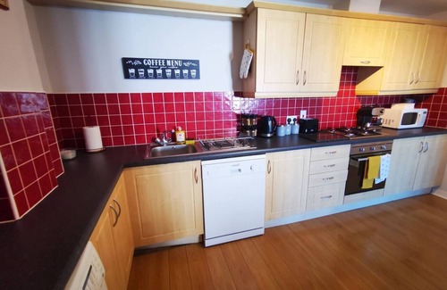 Cathedral Quarter Apartment | This apartment is a 2 bedroom(s), 2 bathrooms, located in Belfast, Northern Ireland.