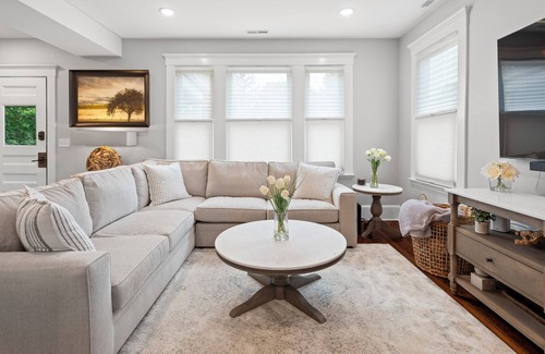 Beaver Hills Apartment | This apartment is a 5 bedroom(s), 5 bathrooms, located in New Haven, CT.
