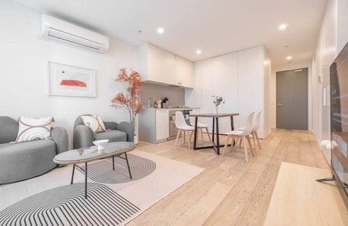 Parkville Apartment | This apartment is a 2 bedroom(s), 2 bathrooms, located in Parkville, VIC.