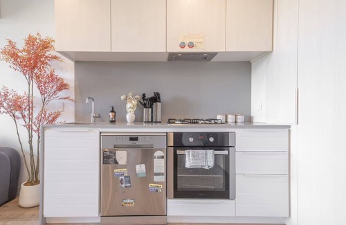 Parkville Apartment | This apartment is a 2 bedroom(s), 2 bathrooms, located in Parkville, VIC.