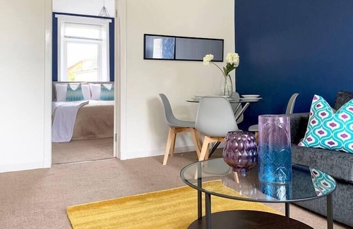 Motherwell Apartment | This apartment is a 2 bedroom(s), 1 bathrooms, located in North Lanarkshire, Scotland.
