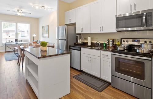 Jefferson Manor Apartment | This apartment is a 1 bedroom(s), 1 bathrooms, located in Alexandria, VA.