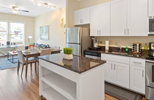 Jefferson Manor Apartment | This apartment is a 1 bedroom(s), 1 bathrooms, located in Alexandria, VA.
