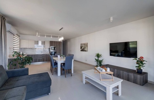 Għadira Apartment | This apartment is a 3 bedroom(s), 3 bathrooms, located in Il-Mellieħa, null.