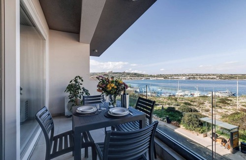 Għadira Apartment | This apartment is a 1 bedroom(s), 1.5 bathrooms, located in Il-Mellieħa, null.
