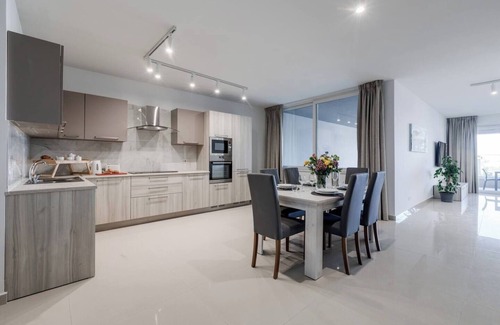 Għadira Apartment | This apartment is a 3 bedroom(s), 4 bathrooms, located in Il-Mellieħa, null.