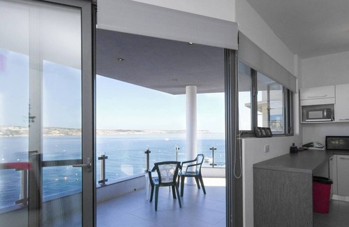 Għadira Apartment | This apartment is a 2 bedroom(s), 2 bathrooms, located in Il-Mellieħa, .