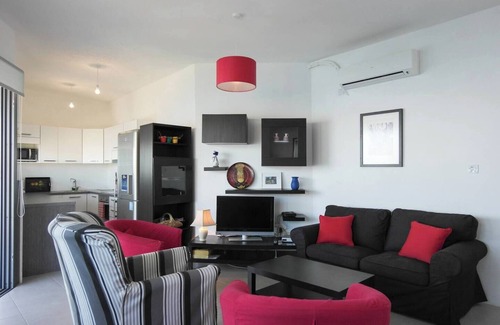 Għadira Apartment | This apartment is a 2 bedroom(s), 2 bathrooms, located in Il-Mellieħa, .