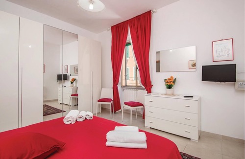 Monteverde Nuovo Apartment | This bright apartment on the 1st floor (without elevator) is located south of the center of Rome.