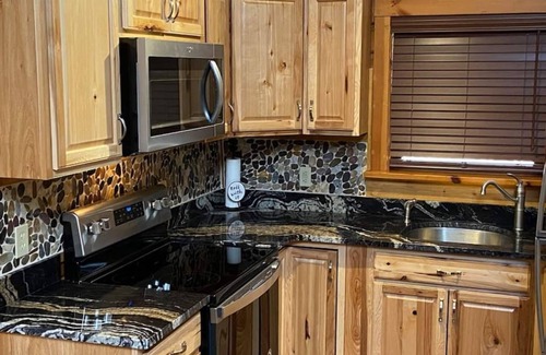 Gladehill Cabin | This cabin is a 2 bedroom(s), 1 bathrooms, located in Union Hall, VA.