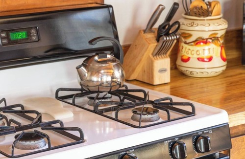 Sugarloaf Cabin | This cabin is a 2 bedroom(s), 2 bathrooms, located in Big Bear, CA.