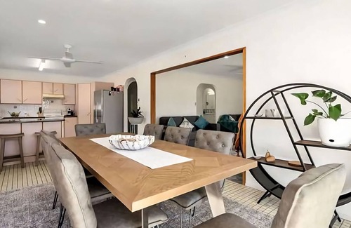 Urunga House | This classic family home with bright, spacious rooms is very welcoming, with stylish furnishings